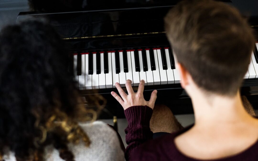 Jak nauczyć się grać na pianinie?
