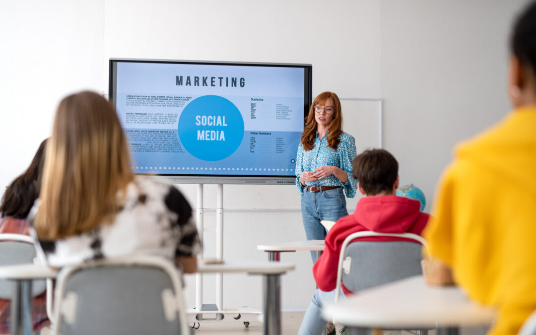 Te kursy i szkolenia, przydatne w szkole, pomogą Ci później w marketingu